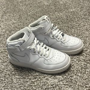 Nike Force 1 Mid Unisex Kid's size 3 White Leather Shoes